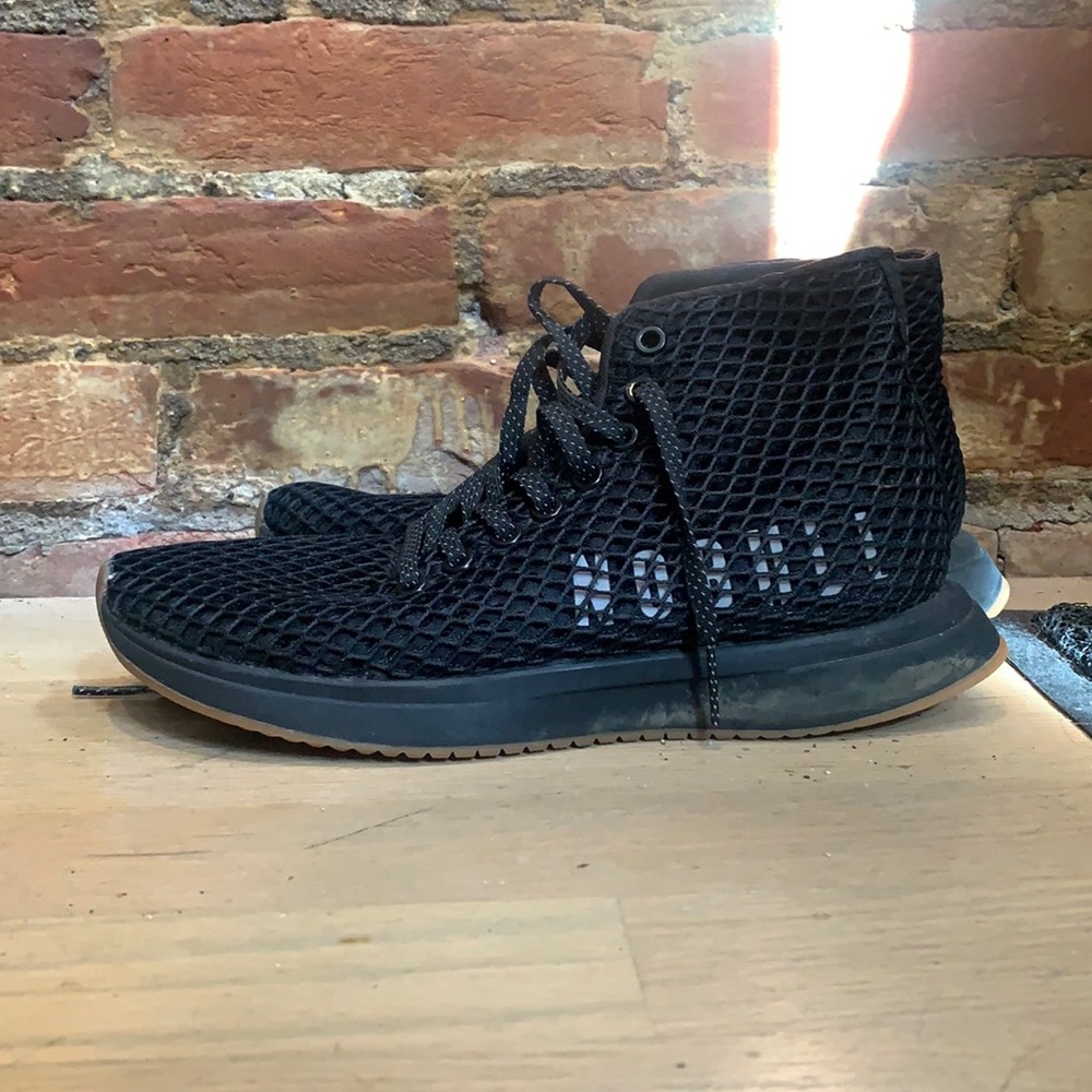 NO BULL Black High Top Mesh Runners - size 7.5